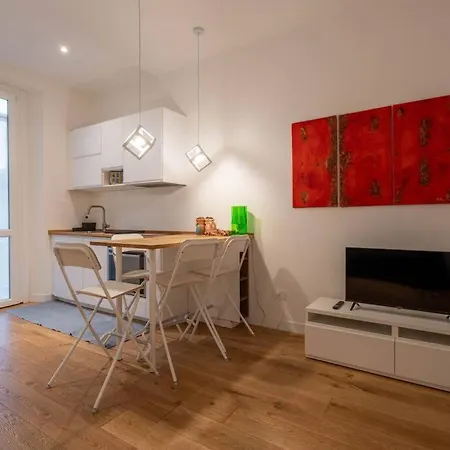Apartment Bilocale Ristrutturato A Nolo Milan